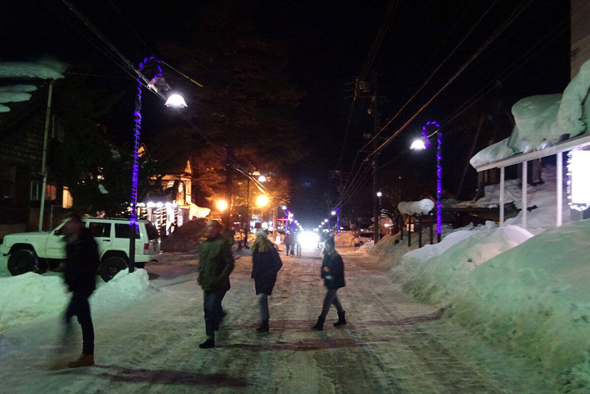 Fully enjoy the nightlife of Hakuba