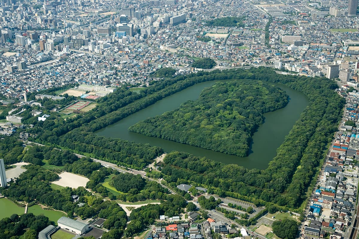 Emperor Nintoku’s Tomb viewed from above (Provided by Sakai City)