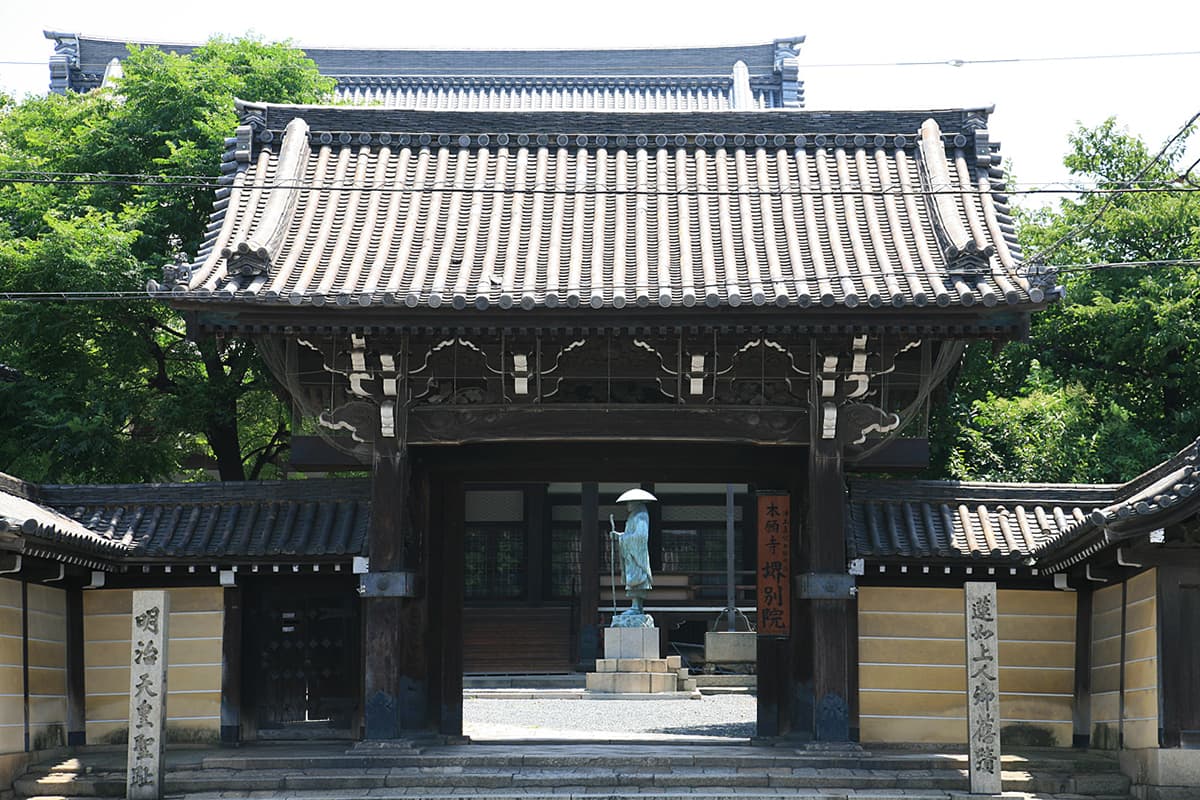 本願寺別院 (堺市提供)